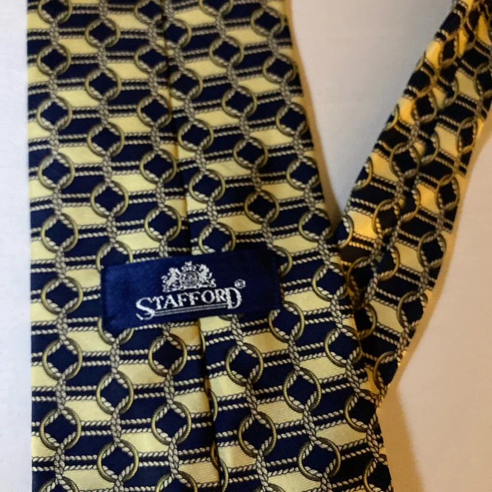 Stafford Navy and Yellow Geometric Silk Tie
